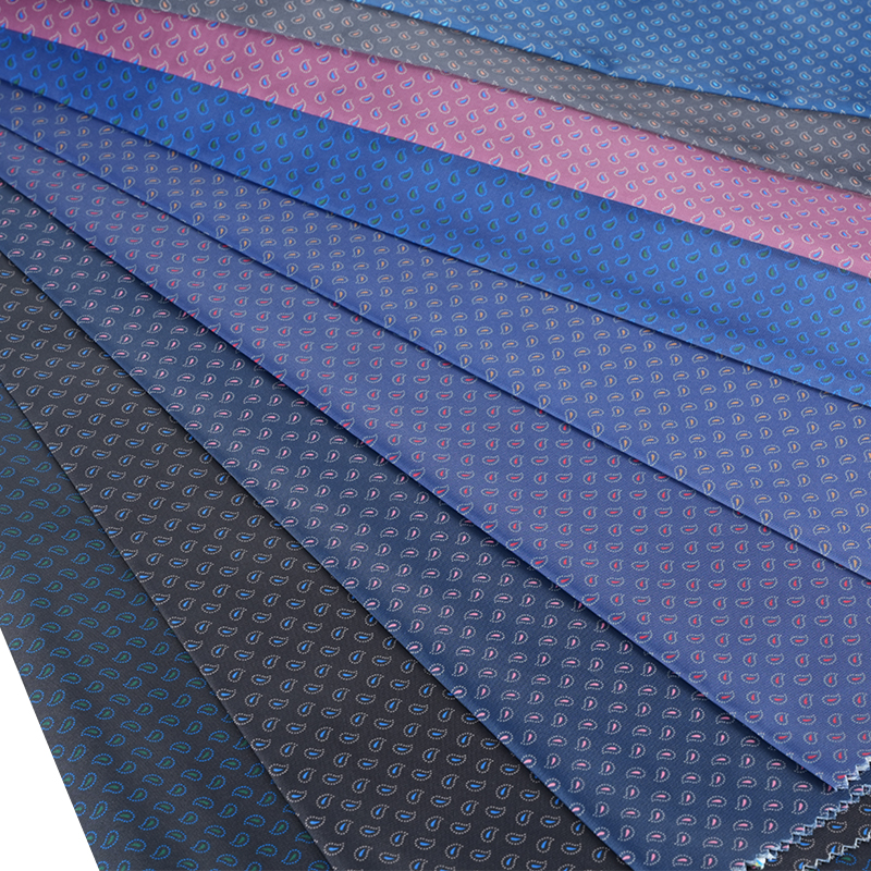 Tecido Schmidt Silk com estampa de caju pequeno