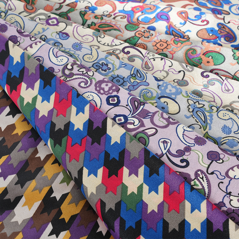 O poliéster 50*75 torceu a tela geométrica da impressão do cetim do cetim