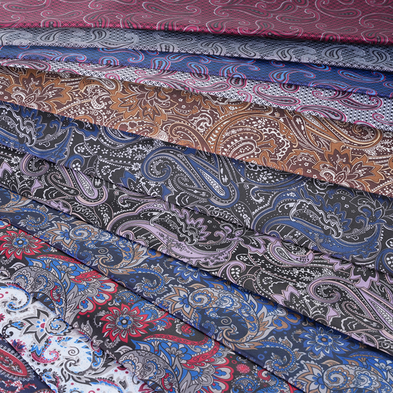 Tecido estampado de folha de pinheiro com rabo de cavalo de tafetá de poliéster 190T